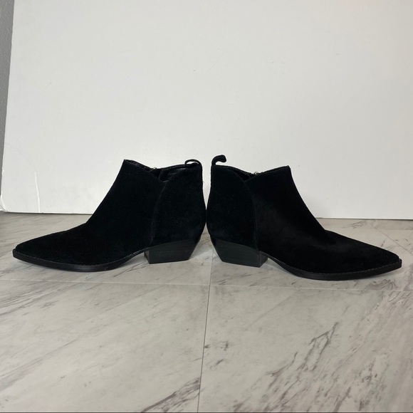 Marc Fisher Obrra Black Pointed Toe Bootie 6 1/2 - Picture 7 of 13